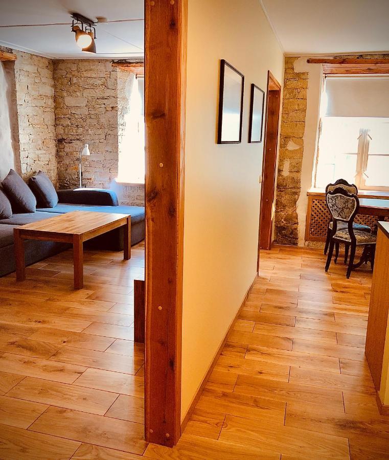 Kohtu Apartment Unique Kuressaare Exteriér fotografie